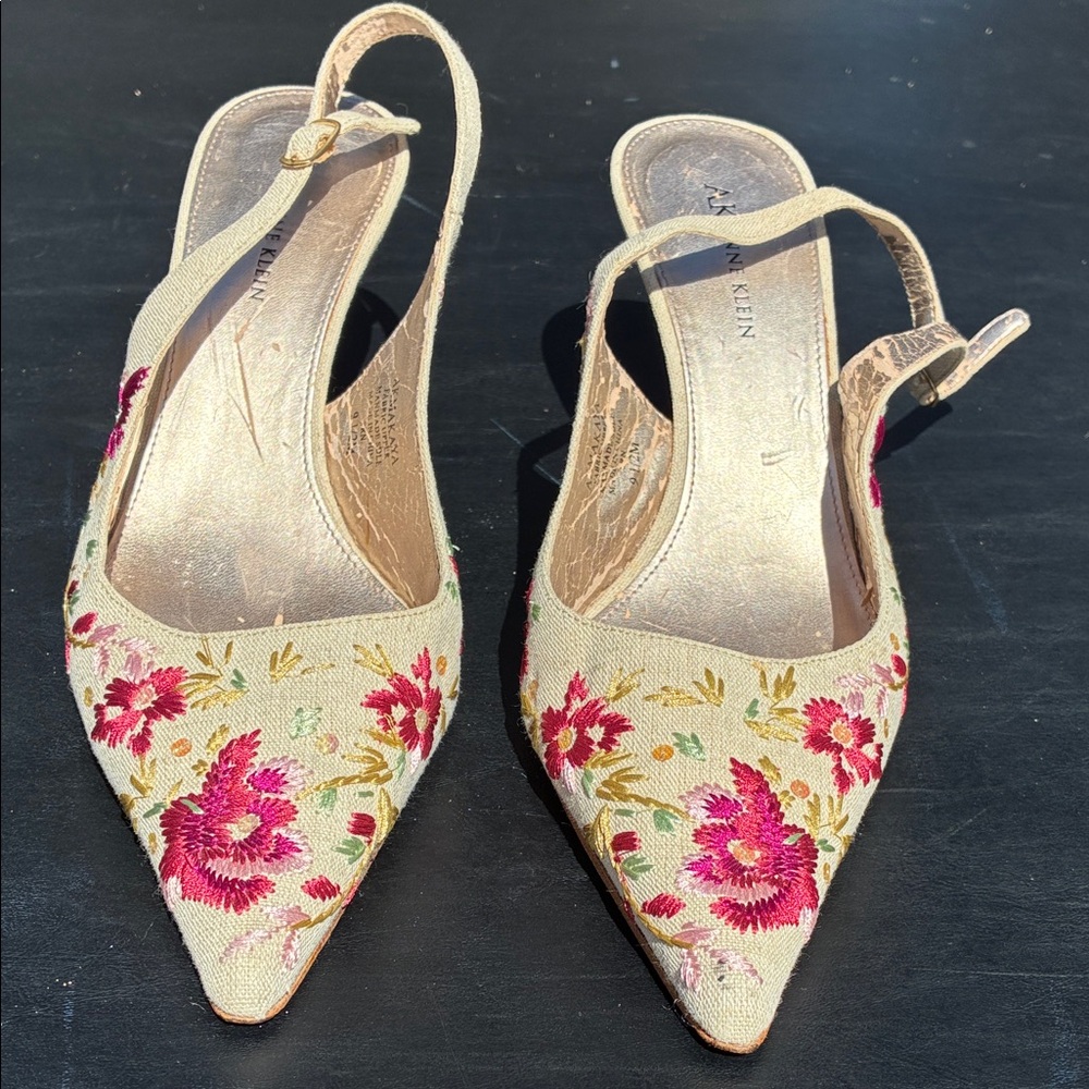 Anne Klein Pink and Cream Floral Heels Sz 9 1/2 M